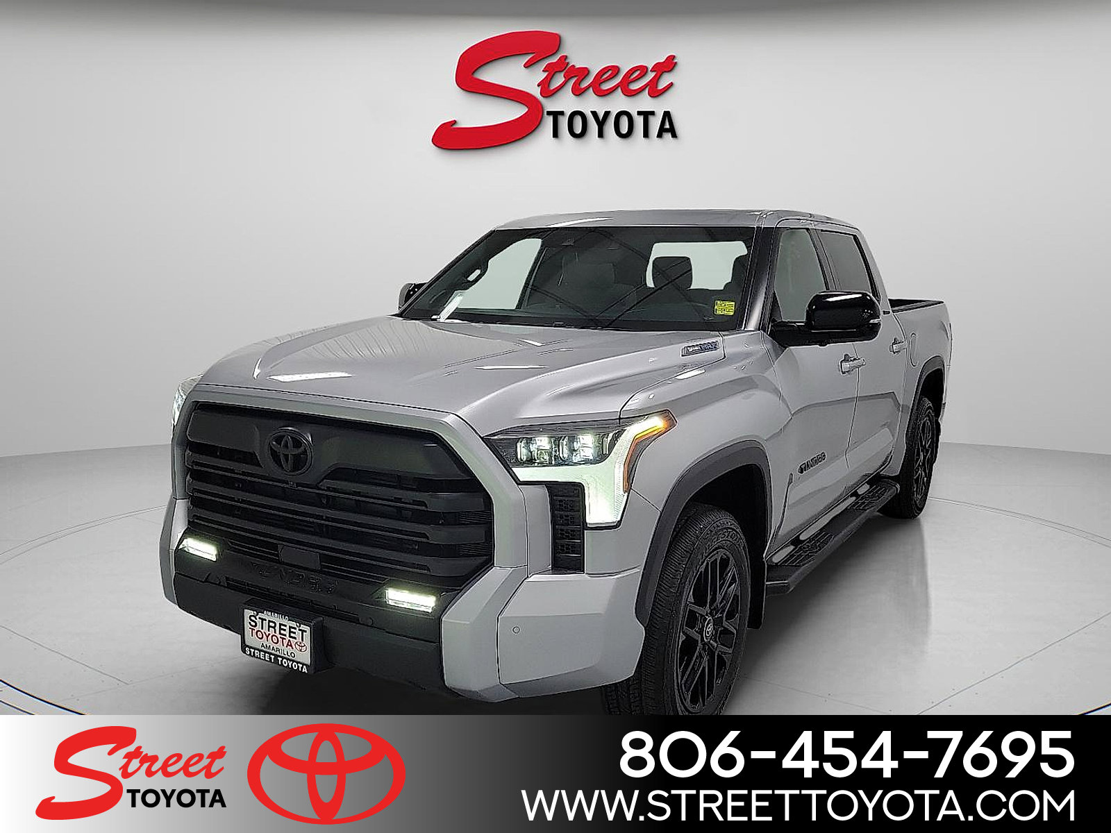 2025 Toyota Tundra Limited's photo