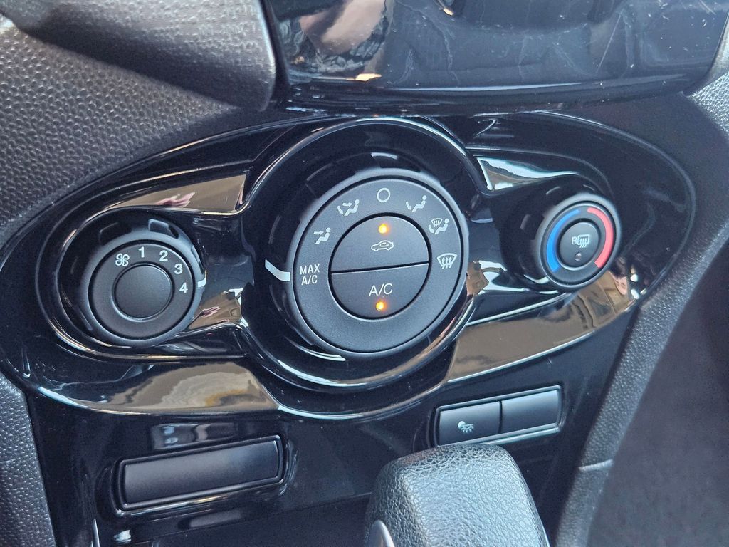 2019 Ford Fiesta SE photo 21