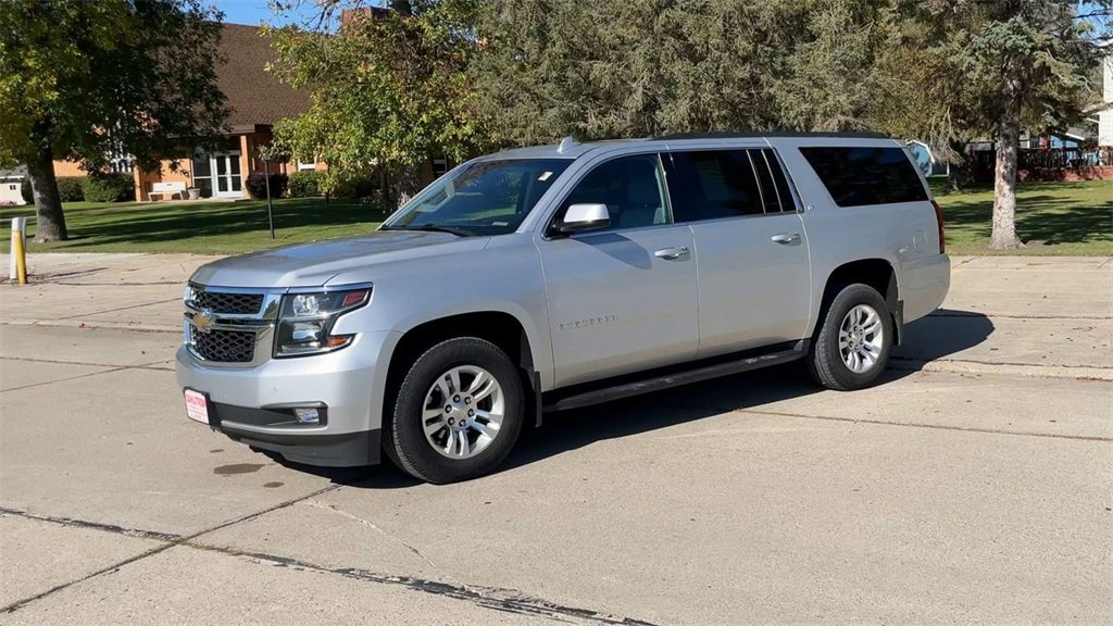2020 Chevrolet Suburban LT photo 4