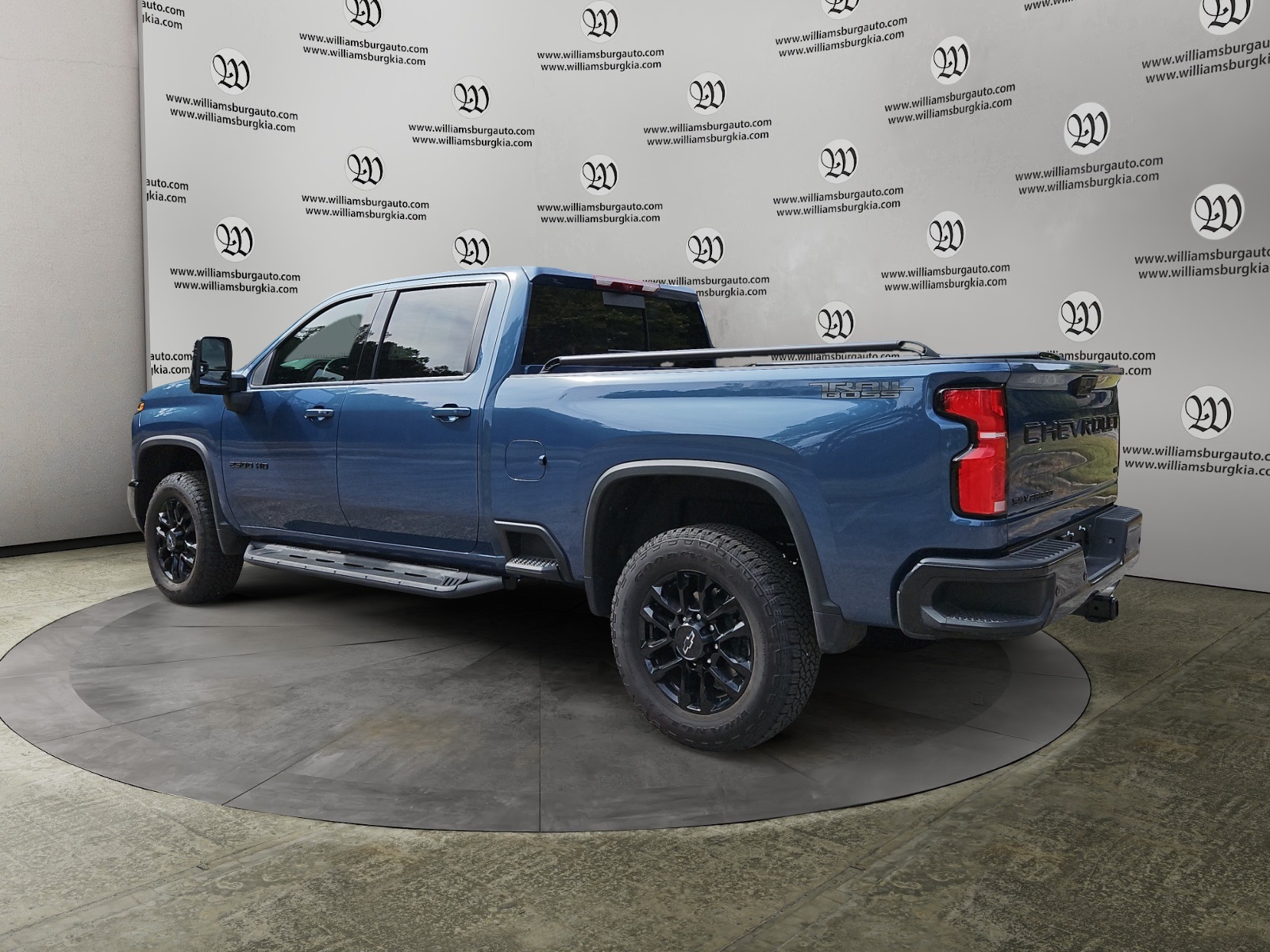 2025 Chevrolet Silverado 2500HD LTZ photo 2