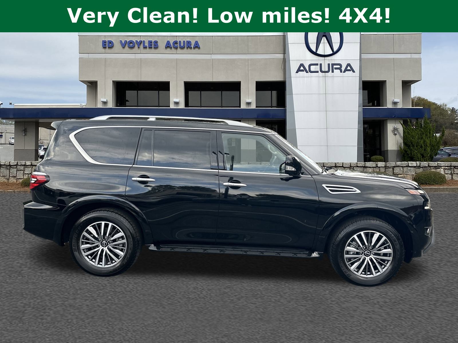 2024 Nissan Armada SL photo 2