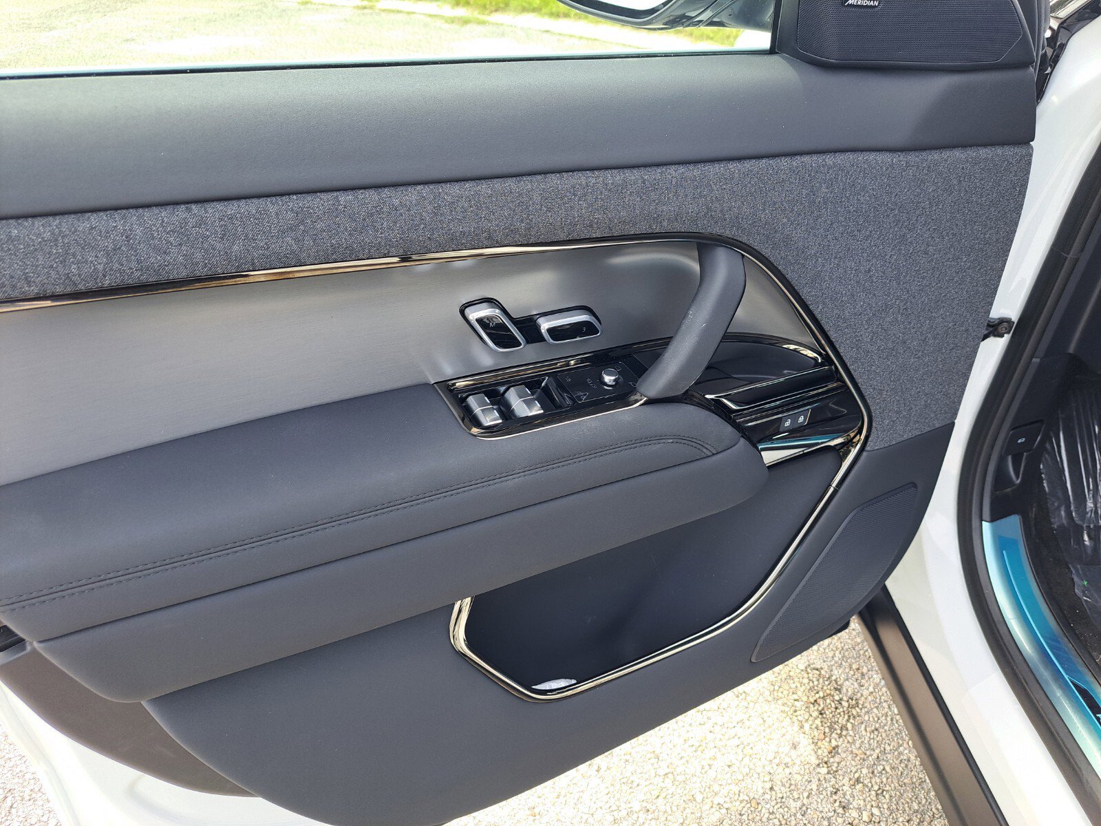 2025 Land Rover Range Rover Sport SE photo 12