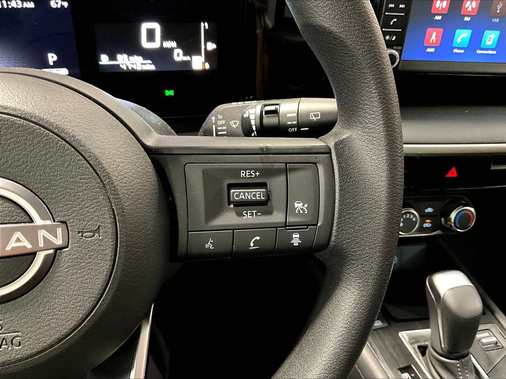 2025 Nissan Kicks S photo 19