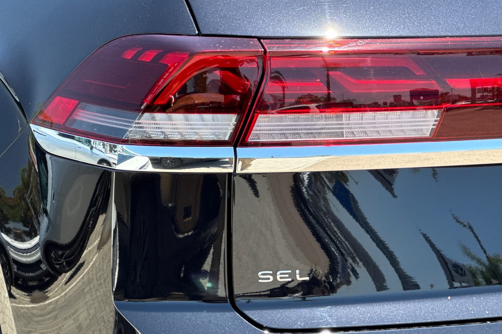 2025 Volkswagen Atlas Cross Sport SEL Premium R-Line photo 23