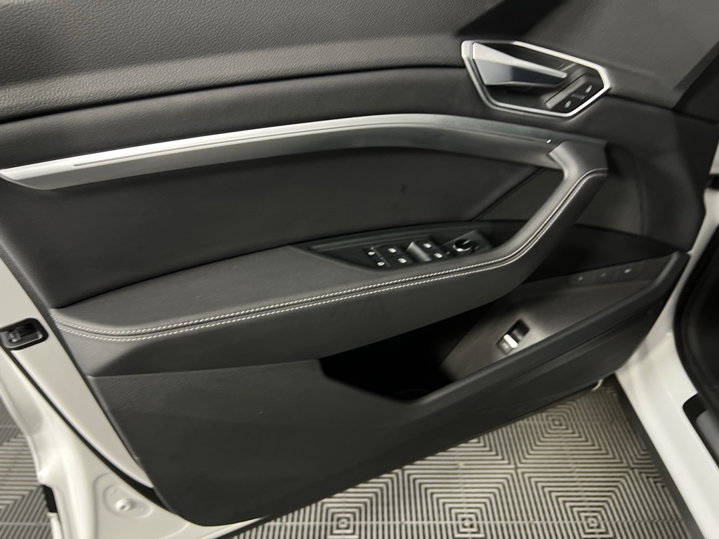 2023 Audi e-tron Premium photo 21
