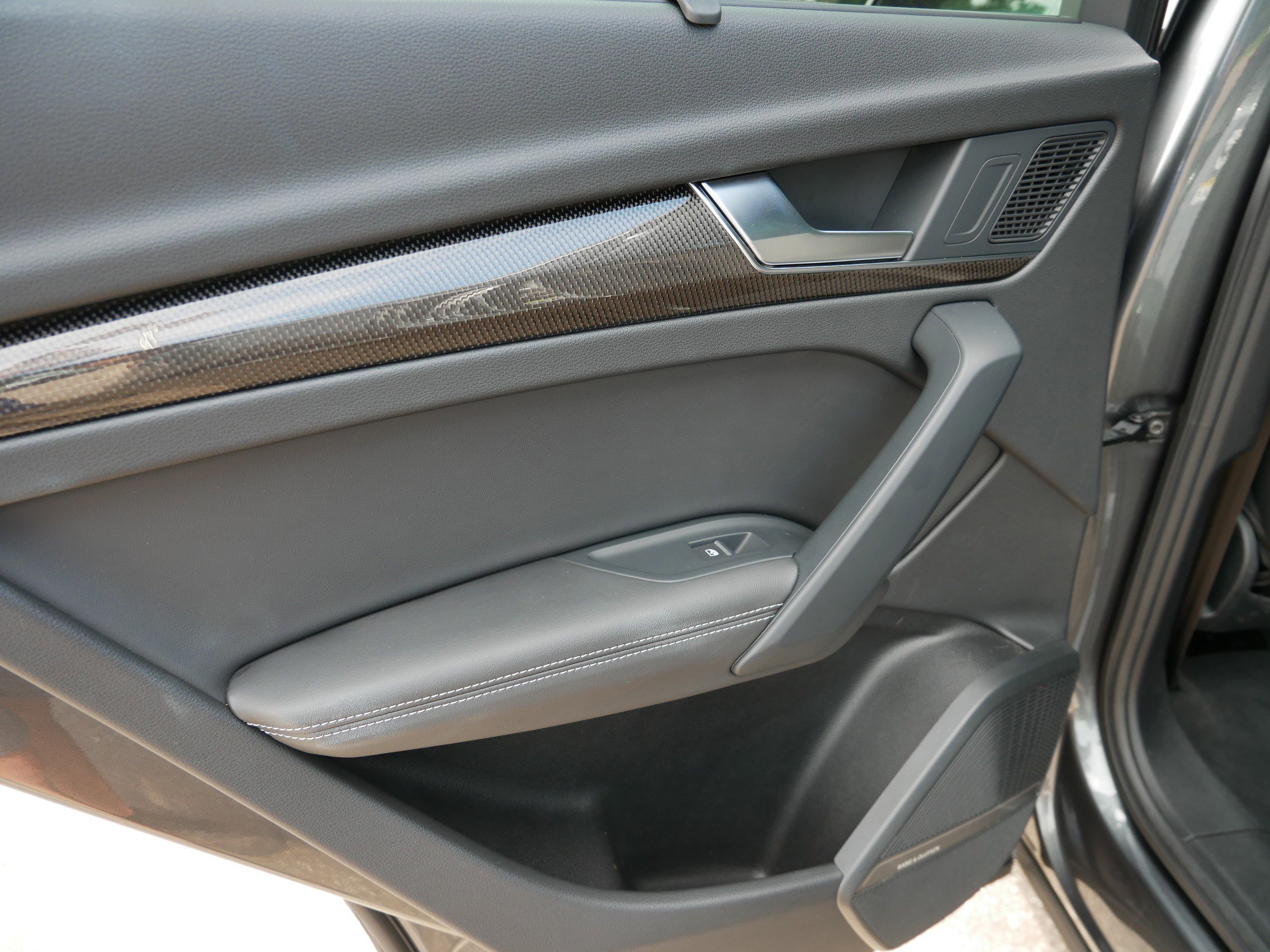 2022 Audi SQ5 Prestige photo 14