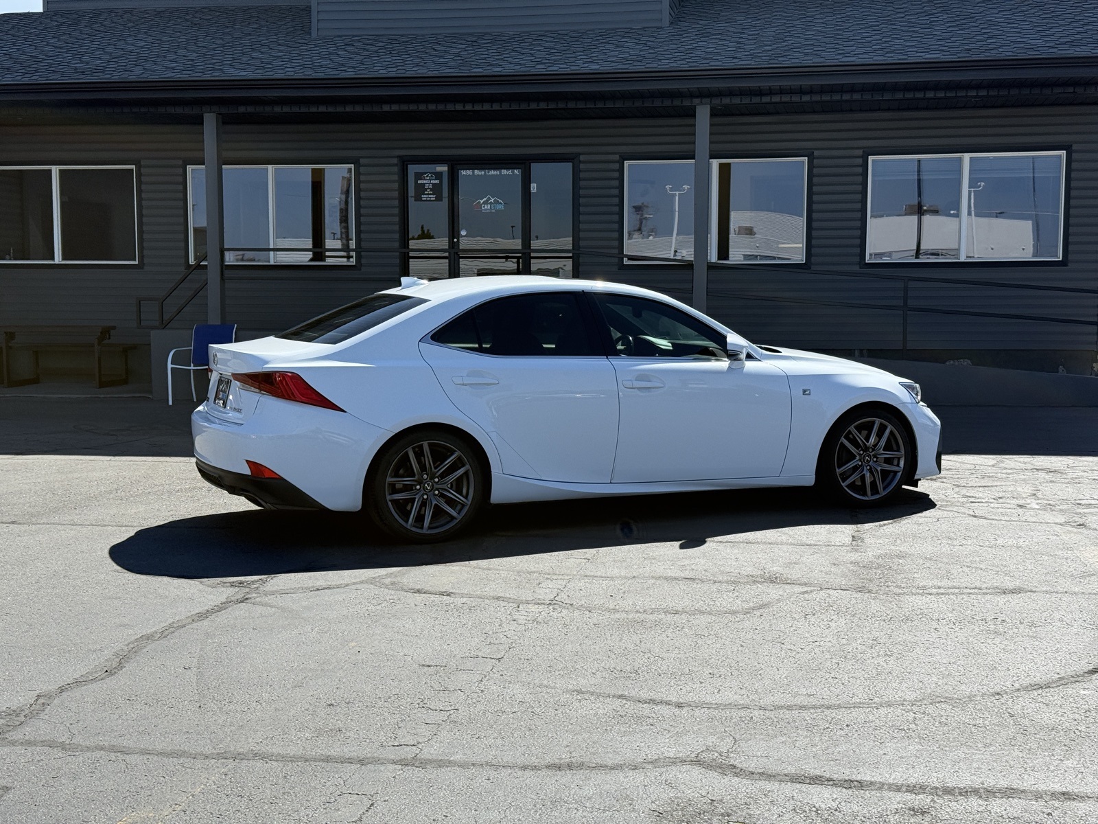 2017 Lexus IS 300 F SPORT photo 4