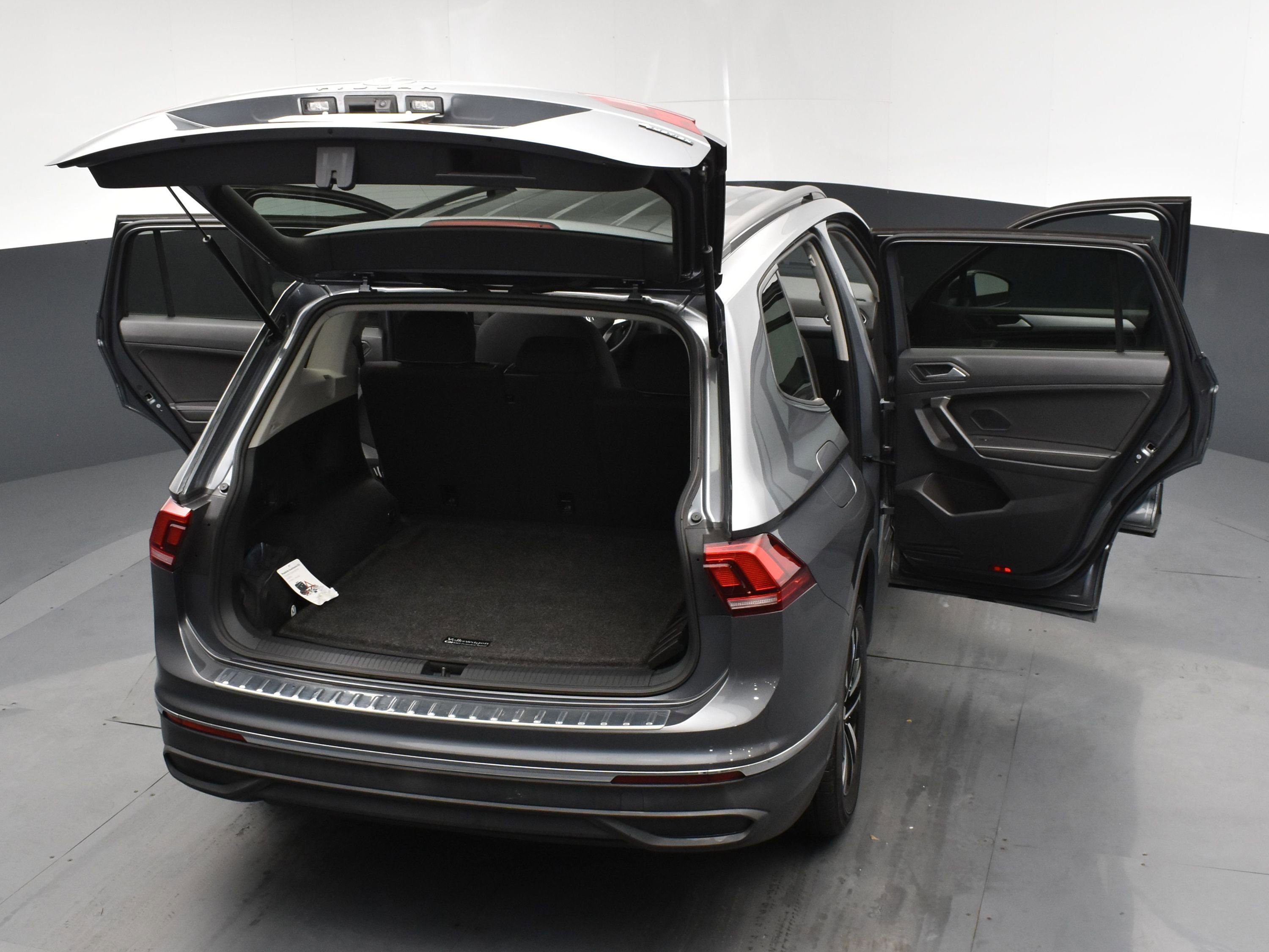 2023 Volkswagen Tiguan S photo 25