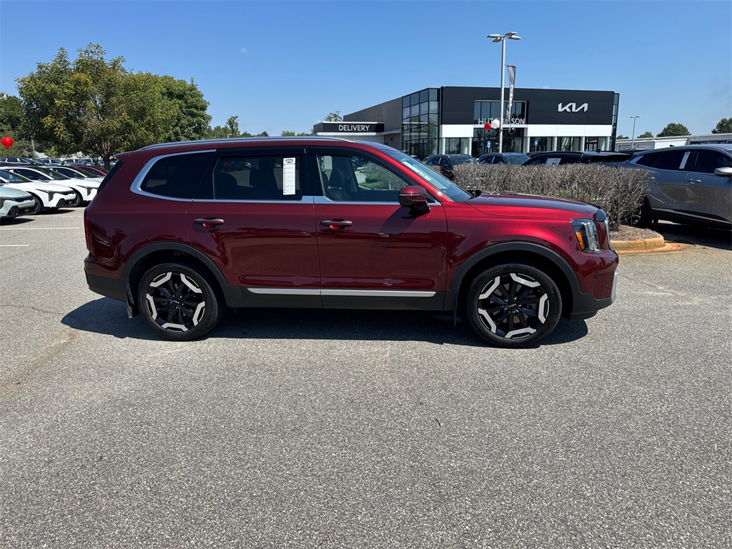 2024 Kia Telluride S photo 2