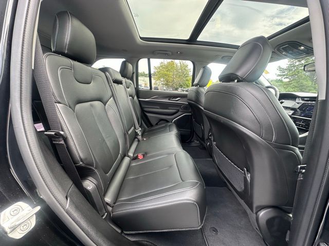 2023 Jeep Cherokee 4xe photo 30