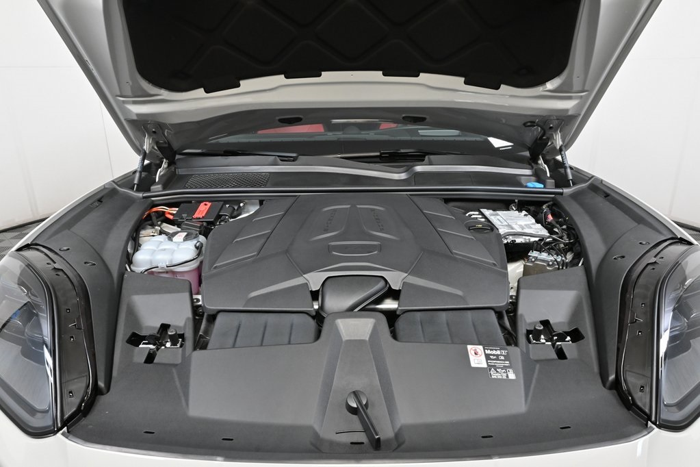 2026 Porsche Cayenne Coupe photo 31