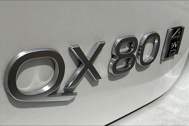 2026 Infiniti QX80 Luxe photo 8
