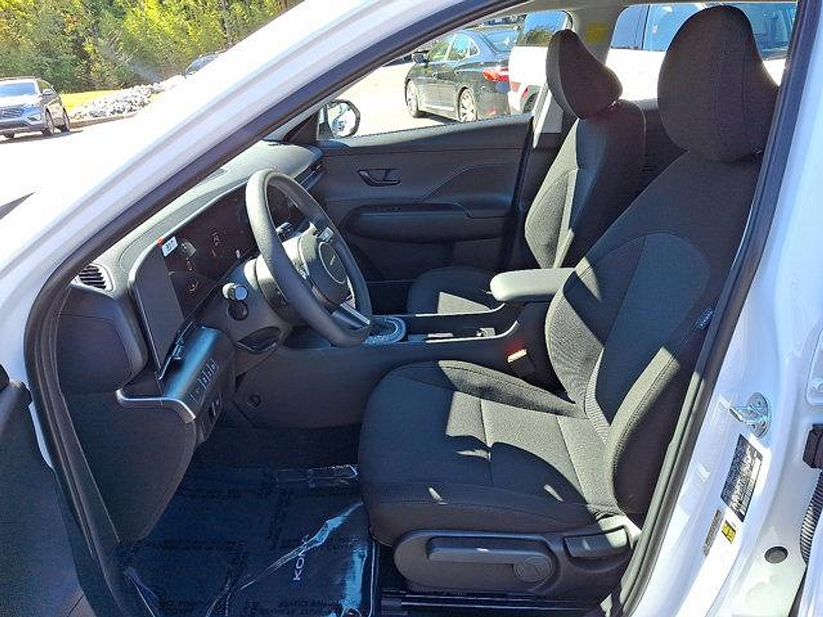 2026 Hyundai Kona SE photo 4