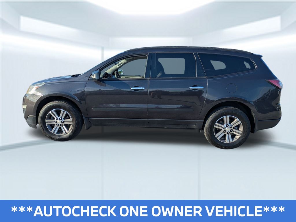 2017 Chevrolet Traverse 1LS photo 2