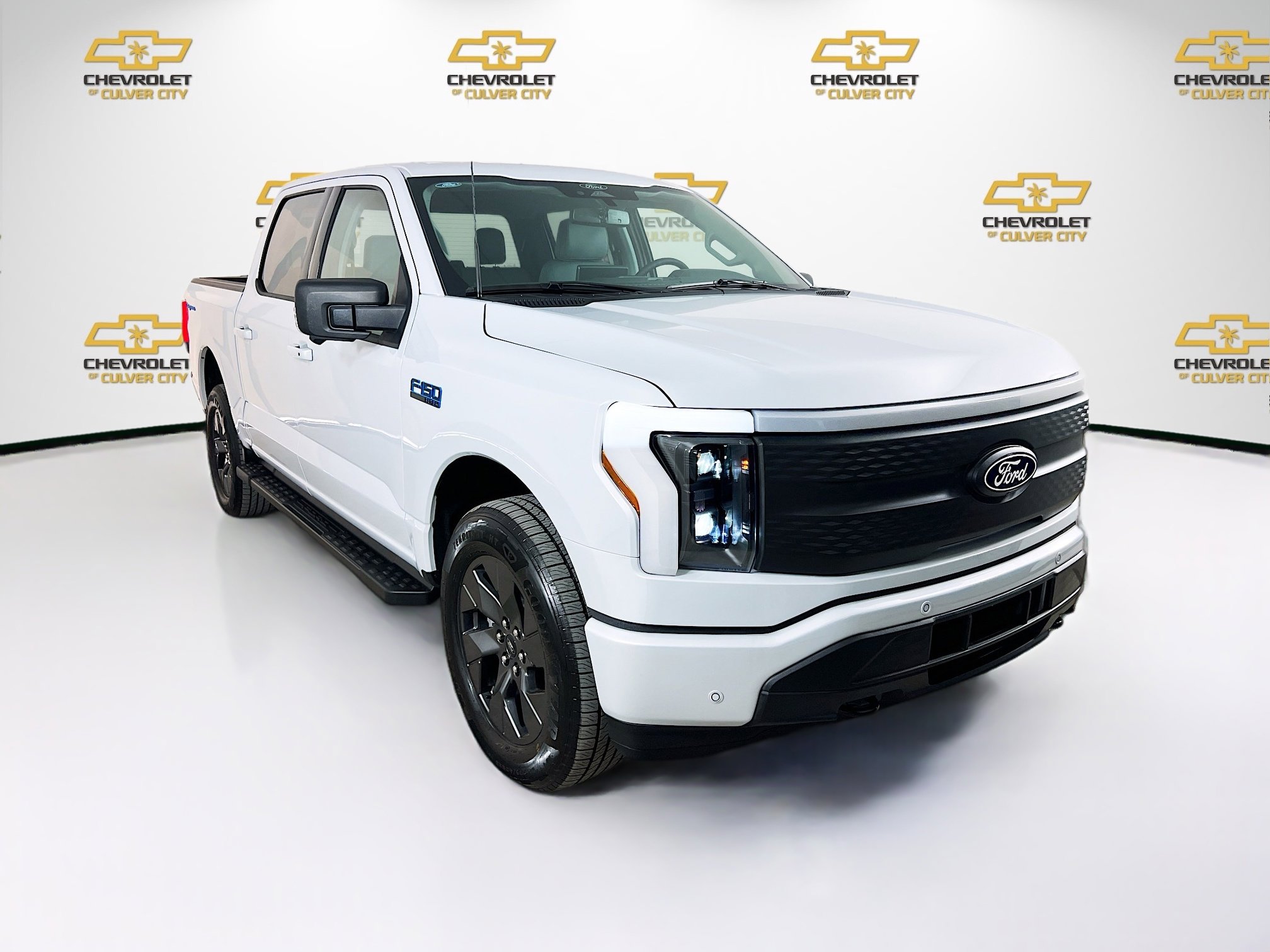 2025 Ford F-150 Lightning Flash's photo