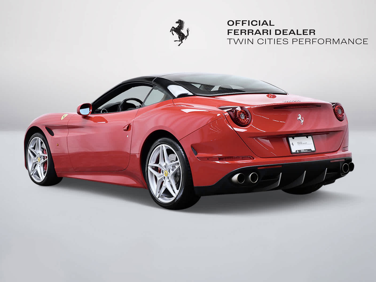 2017 Ferrari California T photo 3
