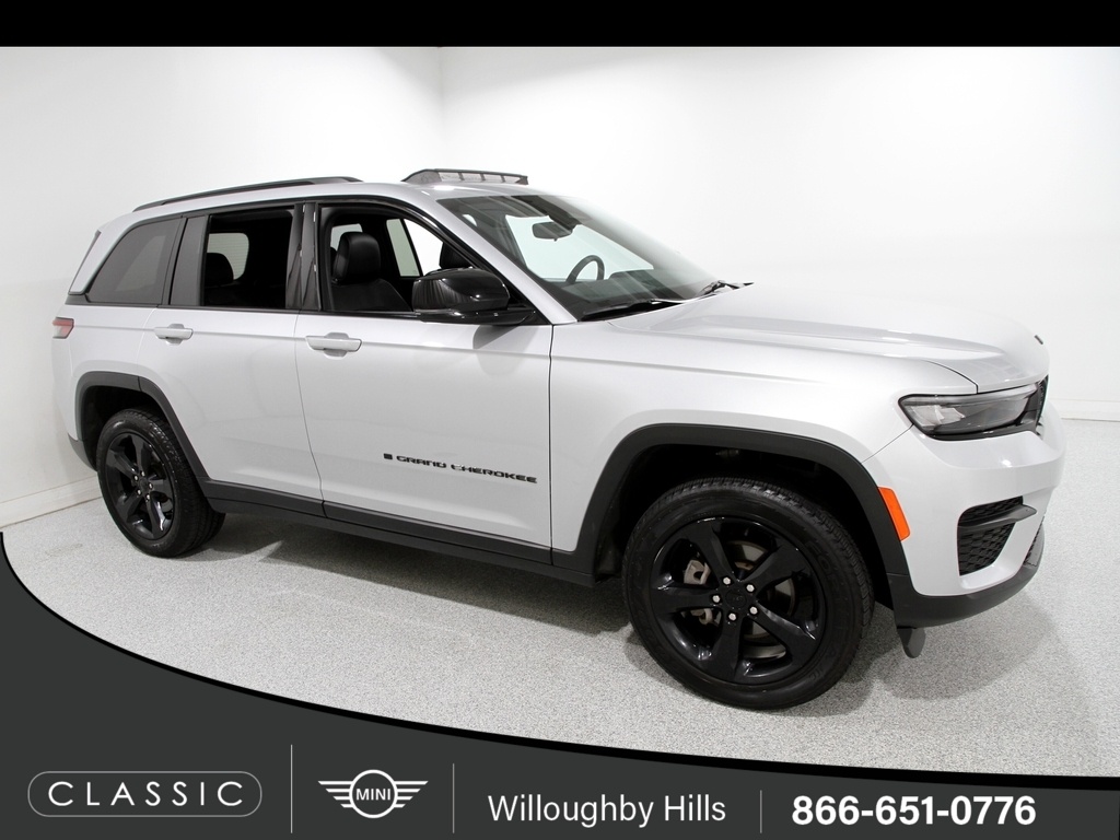 2023 Jeep Grand Cherokee Altitude's photo