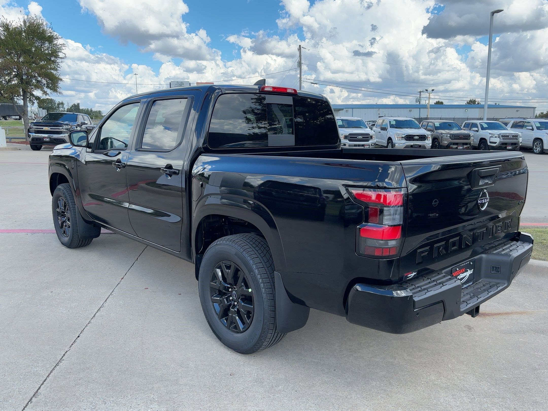2026 Nissan Frontier SV photo 3
