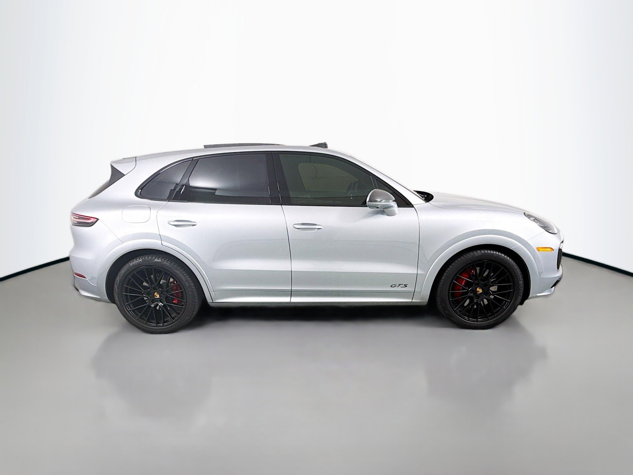 2021 Porsche Cayenne GTS photo 8
