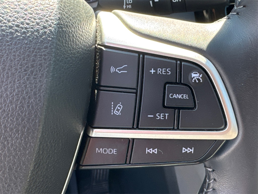 2022 Toyota Highlander XLE photo 24