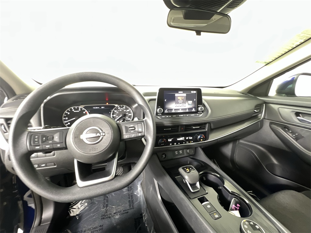 2024 Nissan Rogue SV photo 10