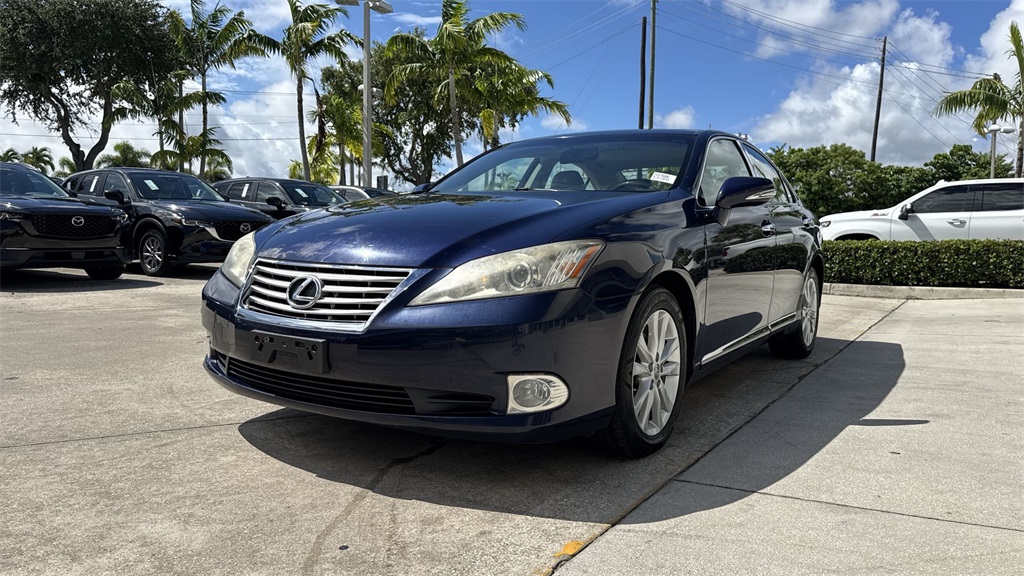 2011 Lexus ES 350 photo 29