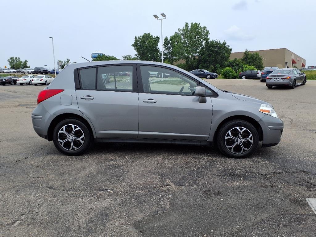 2008 Nissan Versa 1.8 S photo 2