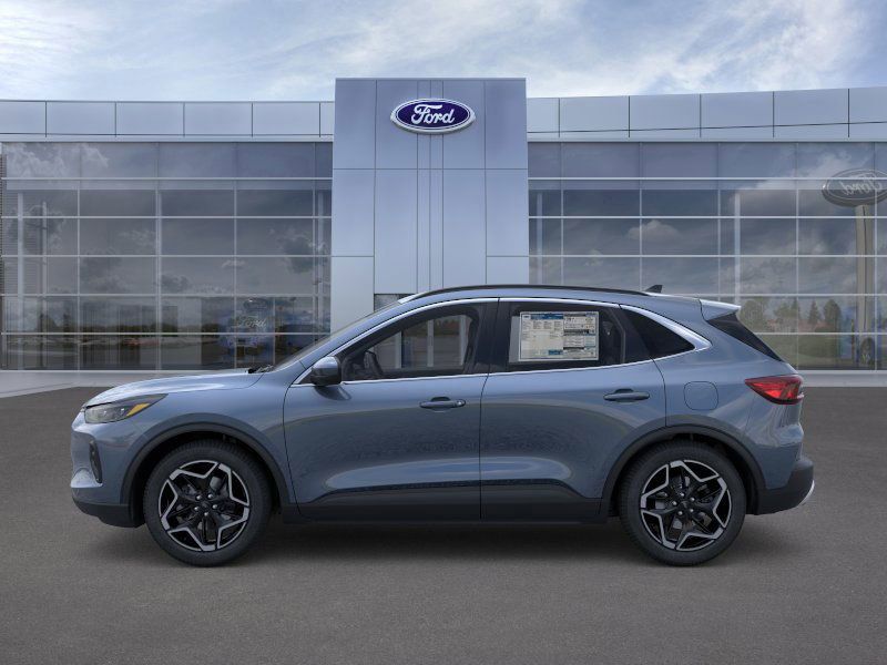 2026 Ford Escape Hybrid Platinum photo 3
