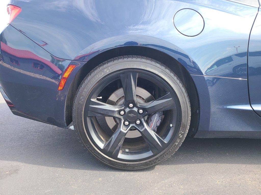 2016 Chevrolet Camaro 2SS photo 11