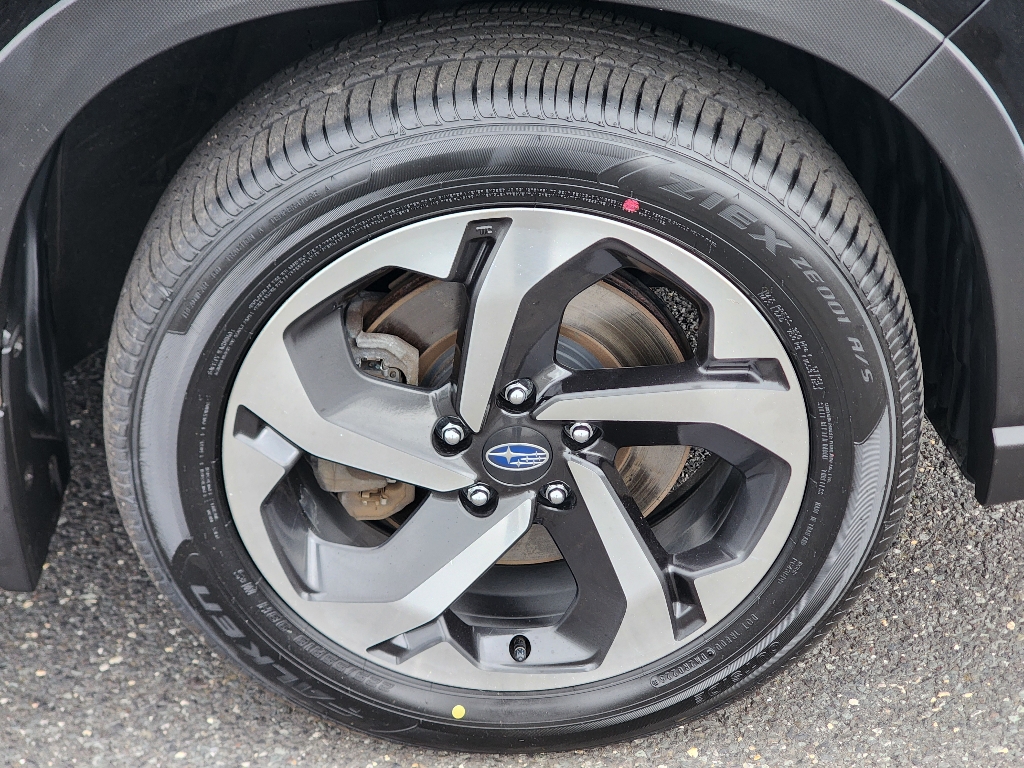 2022 Subaru Forester Touring photo 4