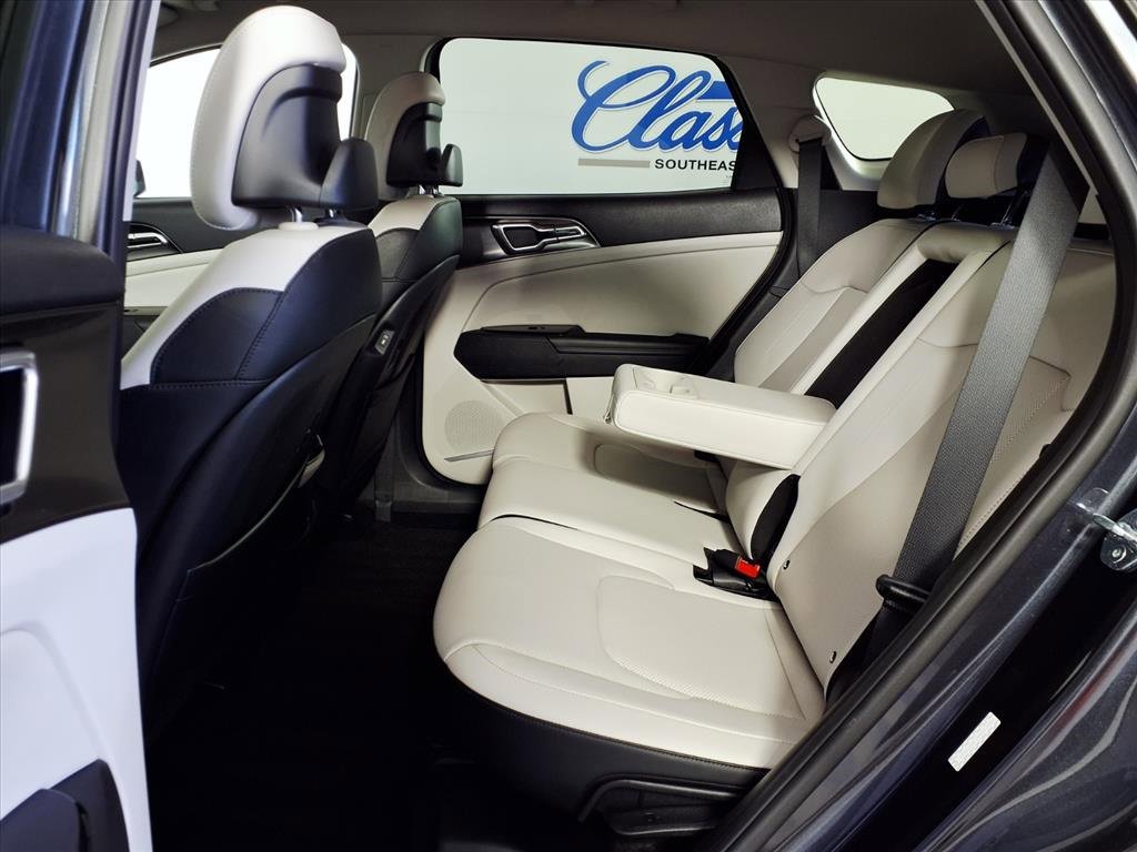 2023 Kia Sportage EX photo 2