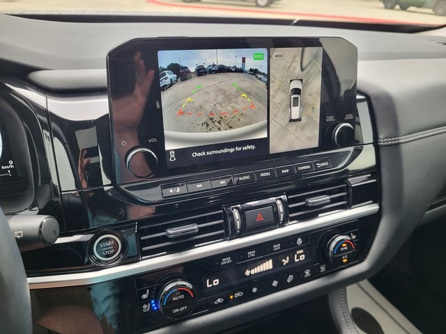 2024 Nissan Pathfinder Platinum photo 18