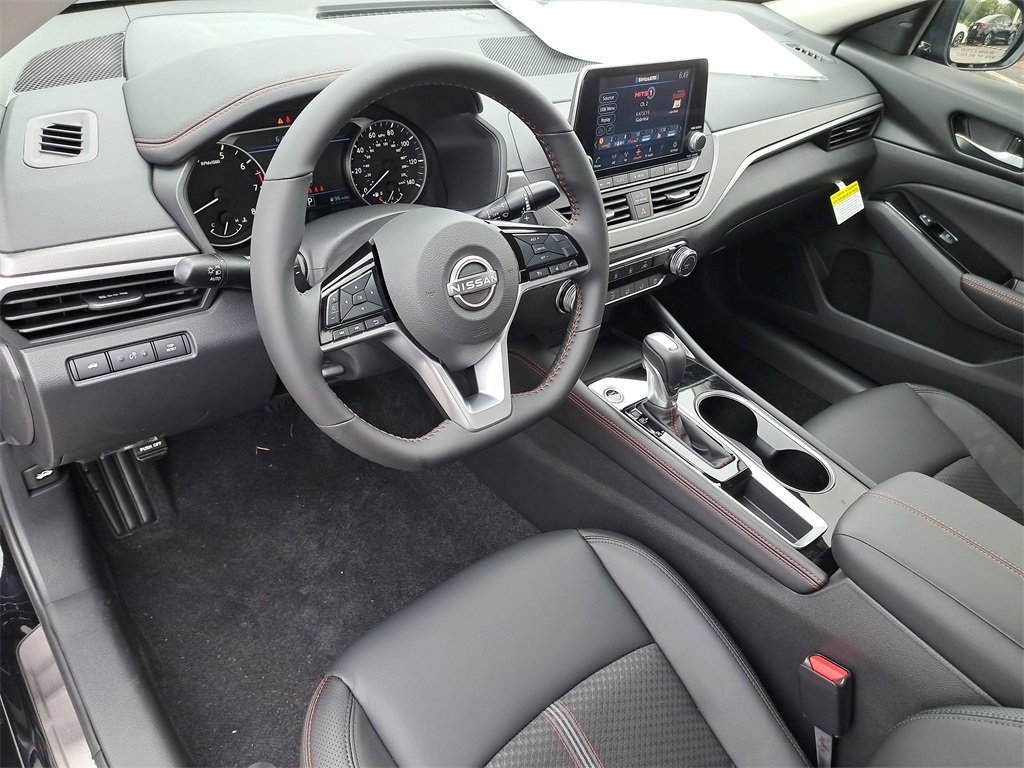 2025 Nissan Altima 2.5 SR photo 18