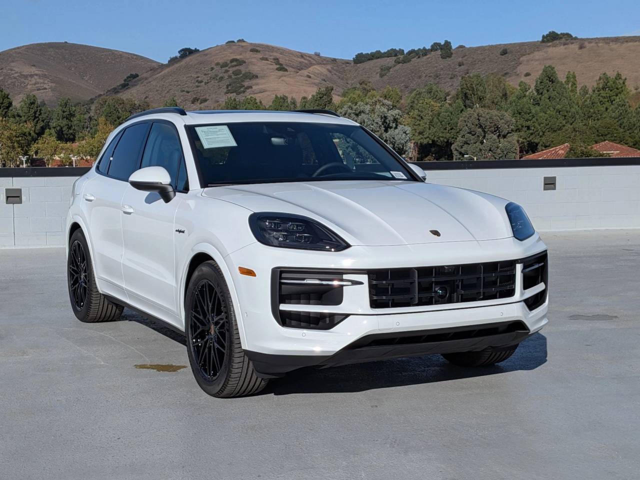 2026 Porsche Cayenne Base photo 6