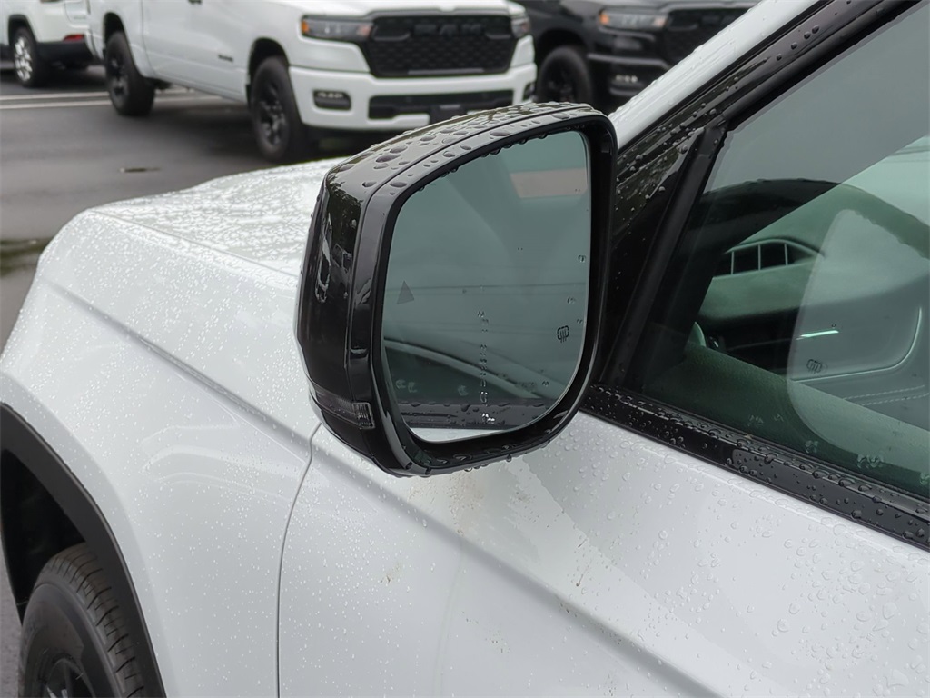 2025 Jeep Grand Cherokee Altitude X photo 2