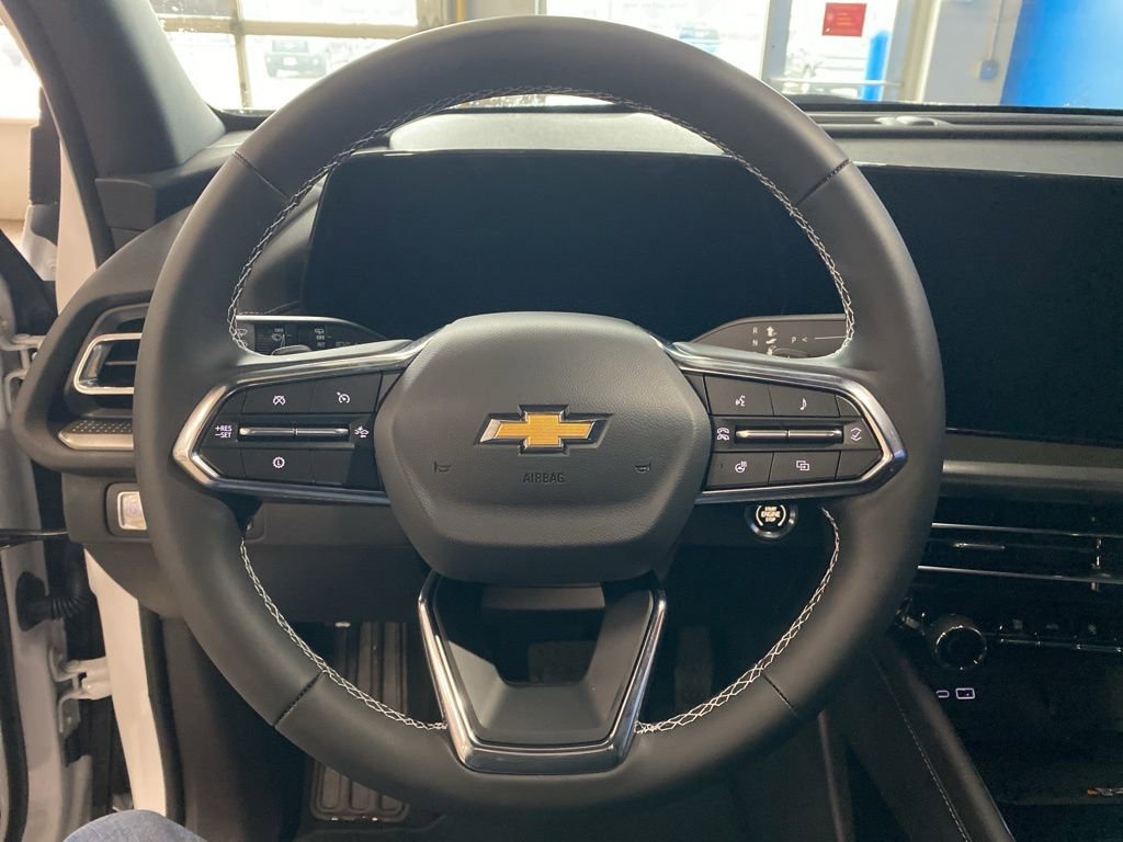 2026 Chevrolet Traverse photo 2