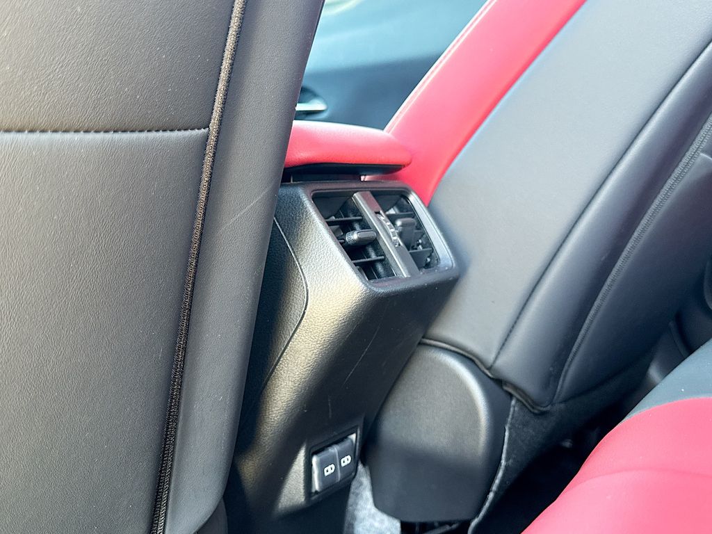 2022 Lexus UX 200 F SPORT photo 32