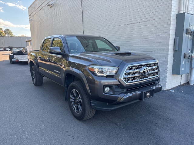 2017 Toyota Tacoma TRD Sport 4x4 photo 3