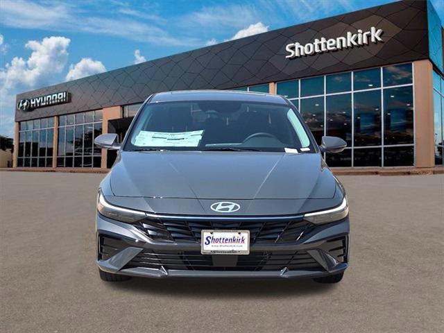2025 Hyundai Elantra Hybrid Limited photo 2