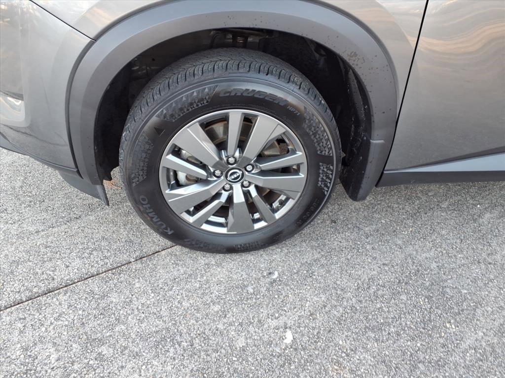 Image of Pre-Owned 2024 Nissan Pathfinder SV