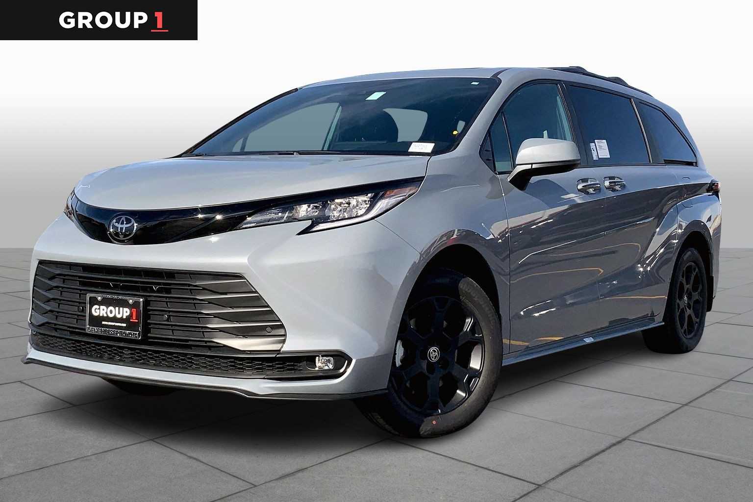 2026 Toyota Sienna Woodland Edition's photo