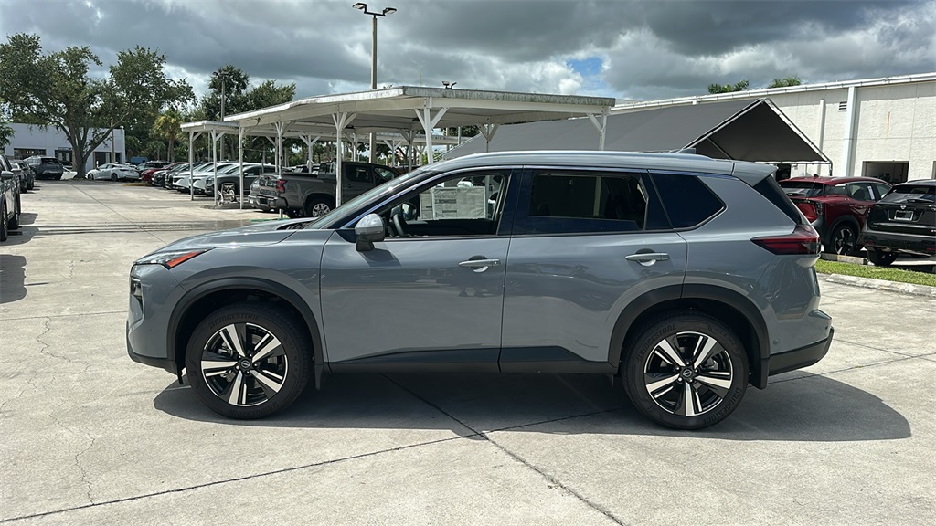 2025 Nissan Rogue SL photo 4