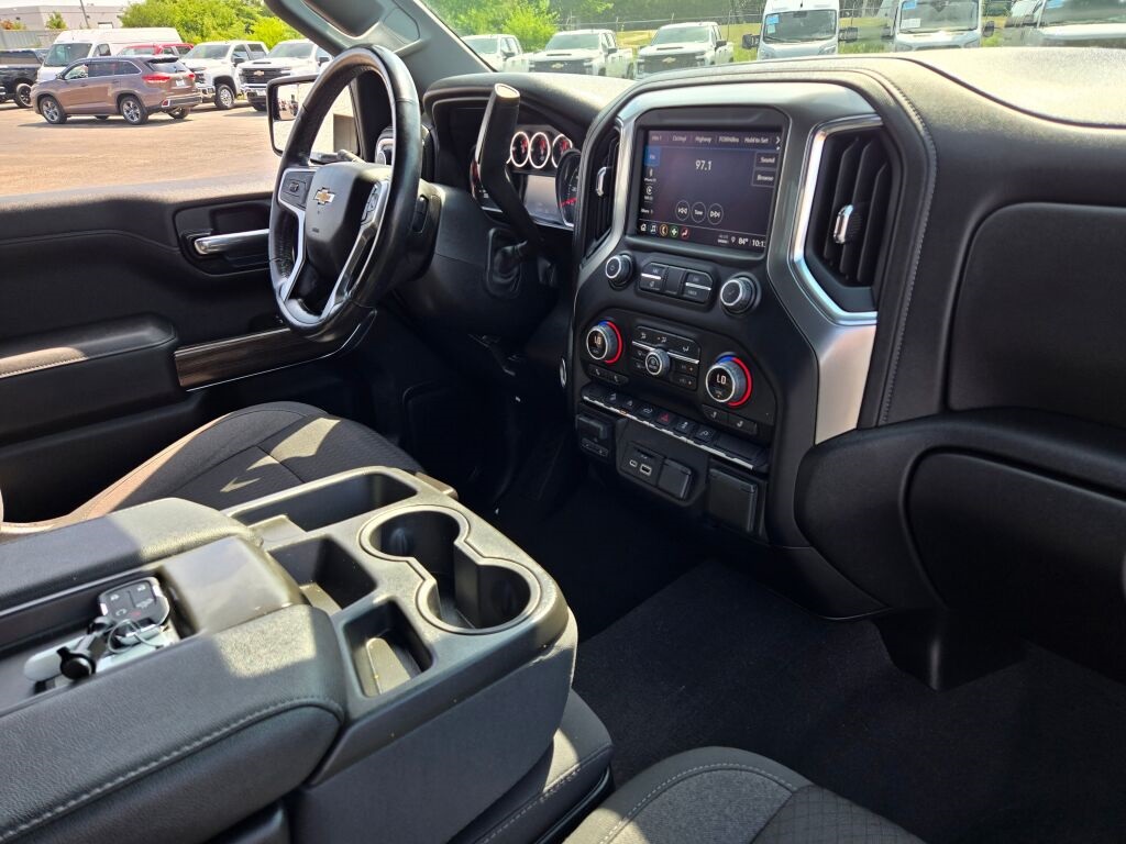 2022 Chevrolet Silverado 1500 LT photo 5