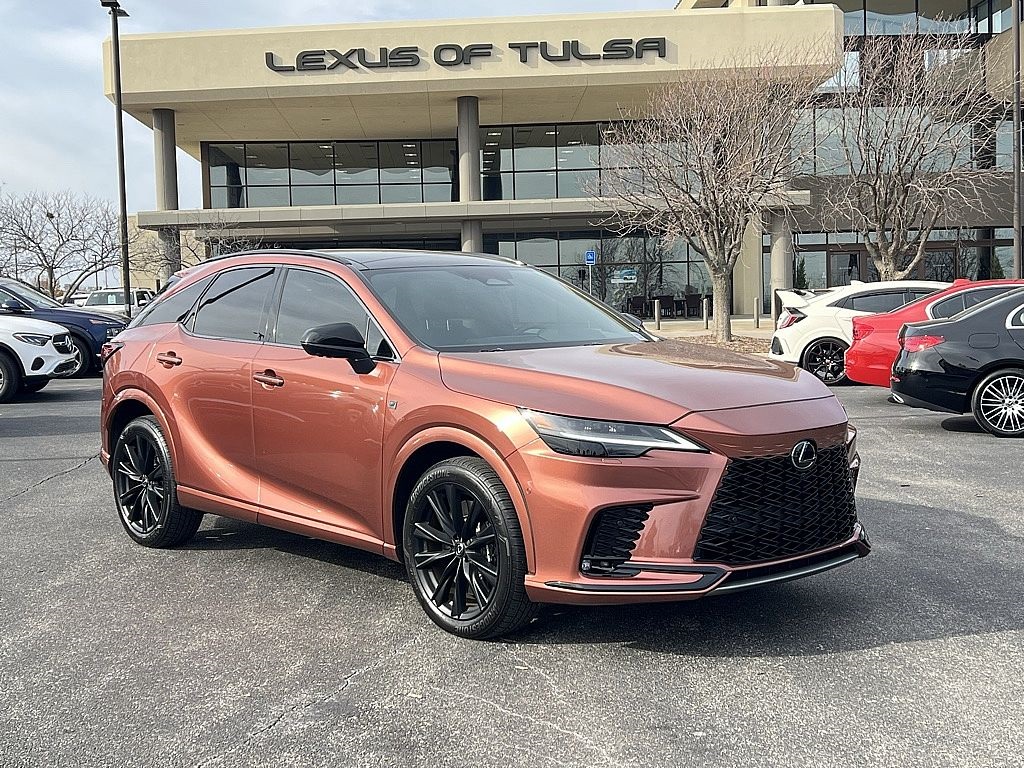 2025 Lexus RX Hybrid 500h's photo