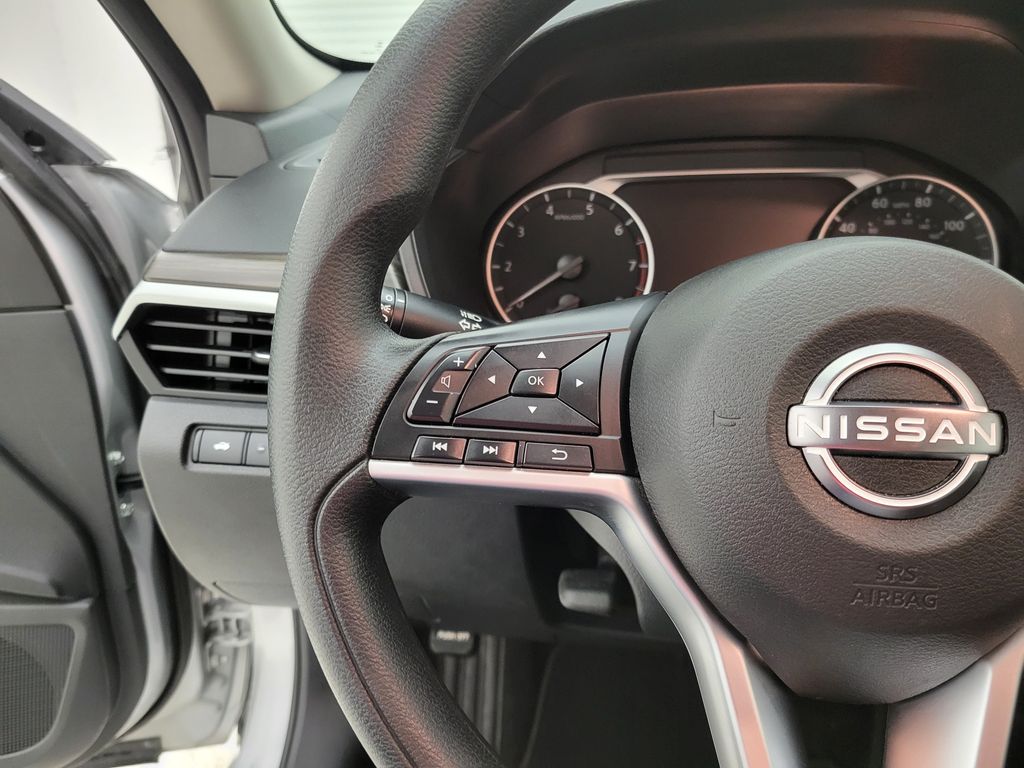 2024 Nissan Altima 2.5 SV photo 4