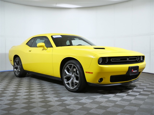 2017 Dodge Challenger SXT Plus's photo