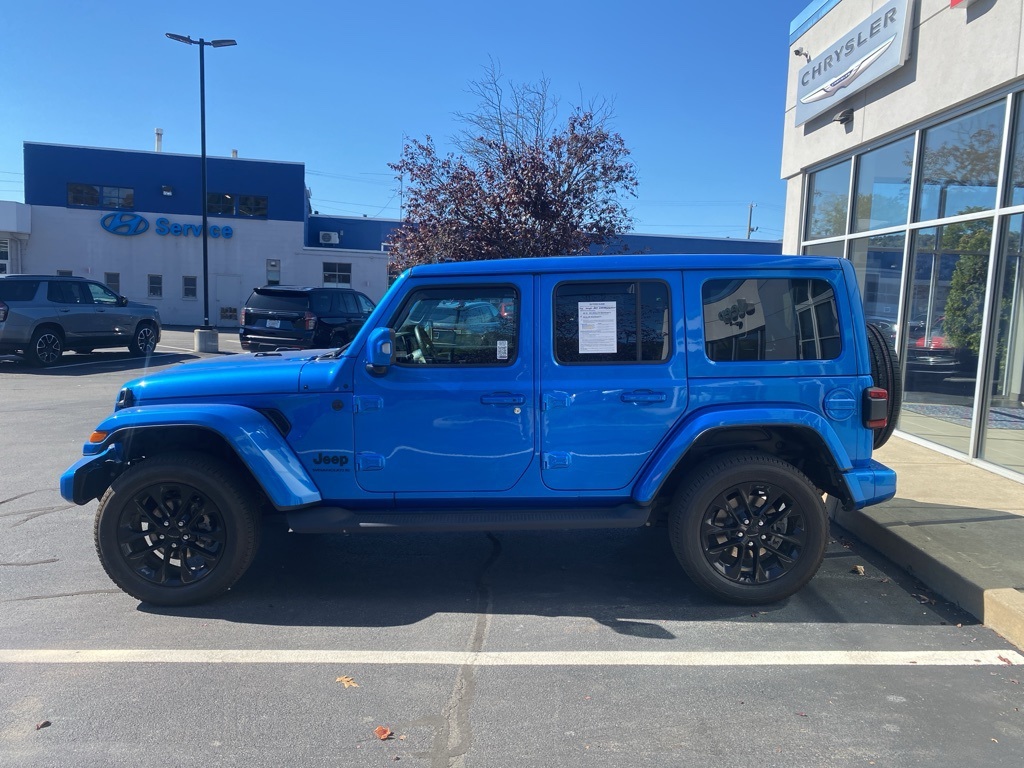 2023 Jeep Wrangler Altitude photo 2