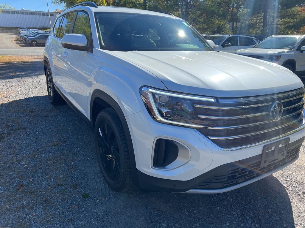 2026 Volkswagen Atlas SE Technology photo 3