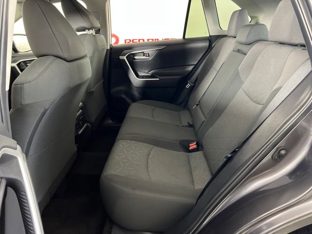 2024 Toyota RAV4 XLE photo 19