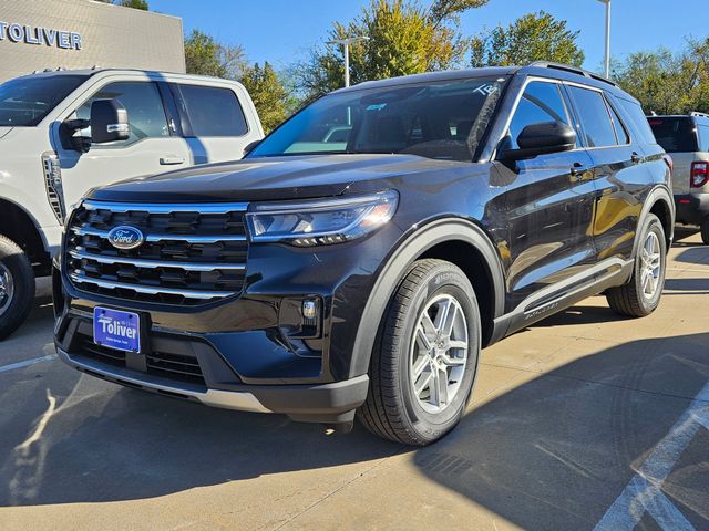 2026 Ford Explorer photo 2